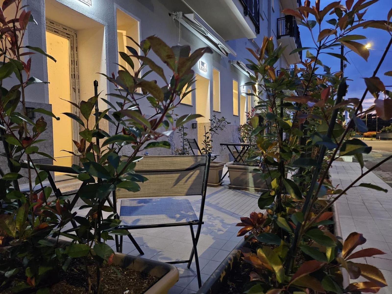 Apt Donati Home, Modernita E Comfort Con Parcheggio Gratuito Privato E Spazio Esterno Privato Cassano dʼAdda Cameră foto